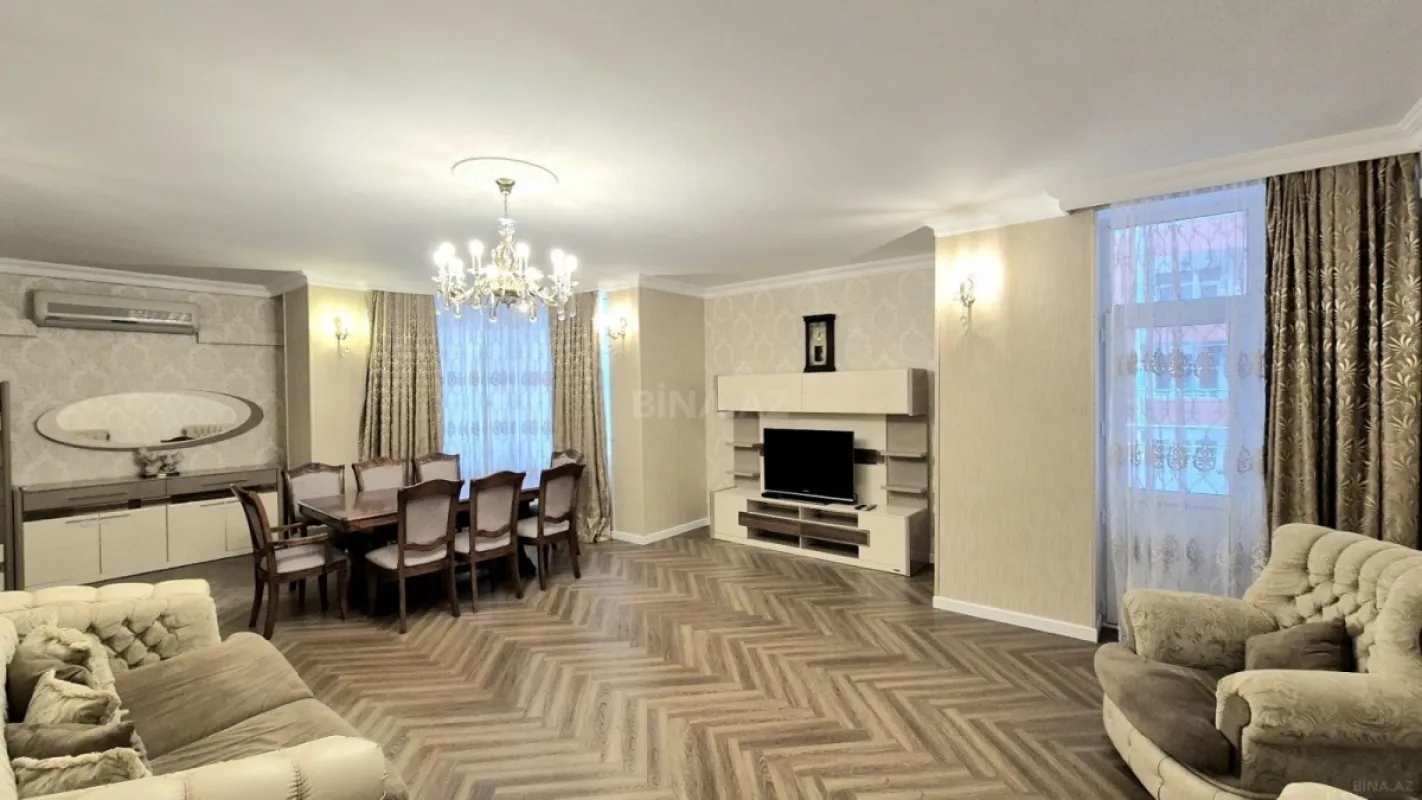 Satılır 3 otaqlı mənzil 123 m²