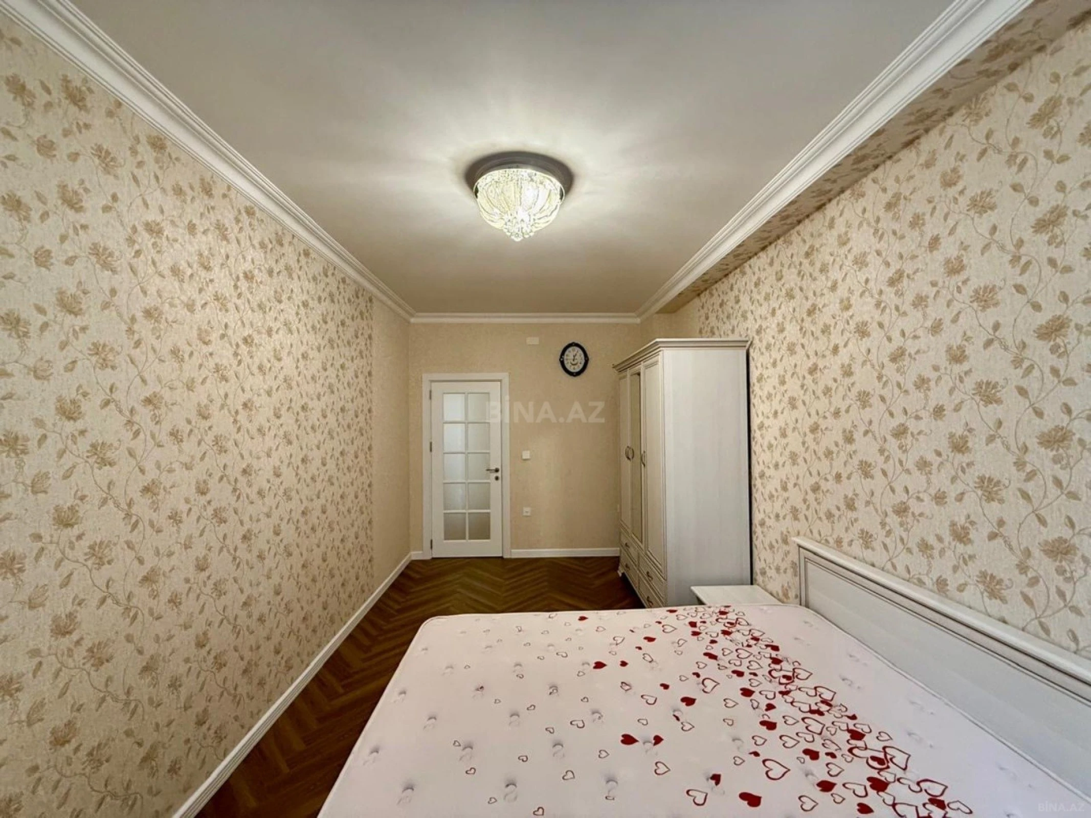 Satılır 3 otaqlı mənzil 123 m²