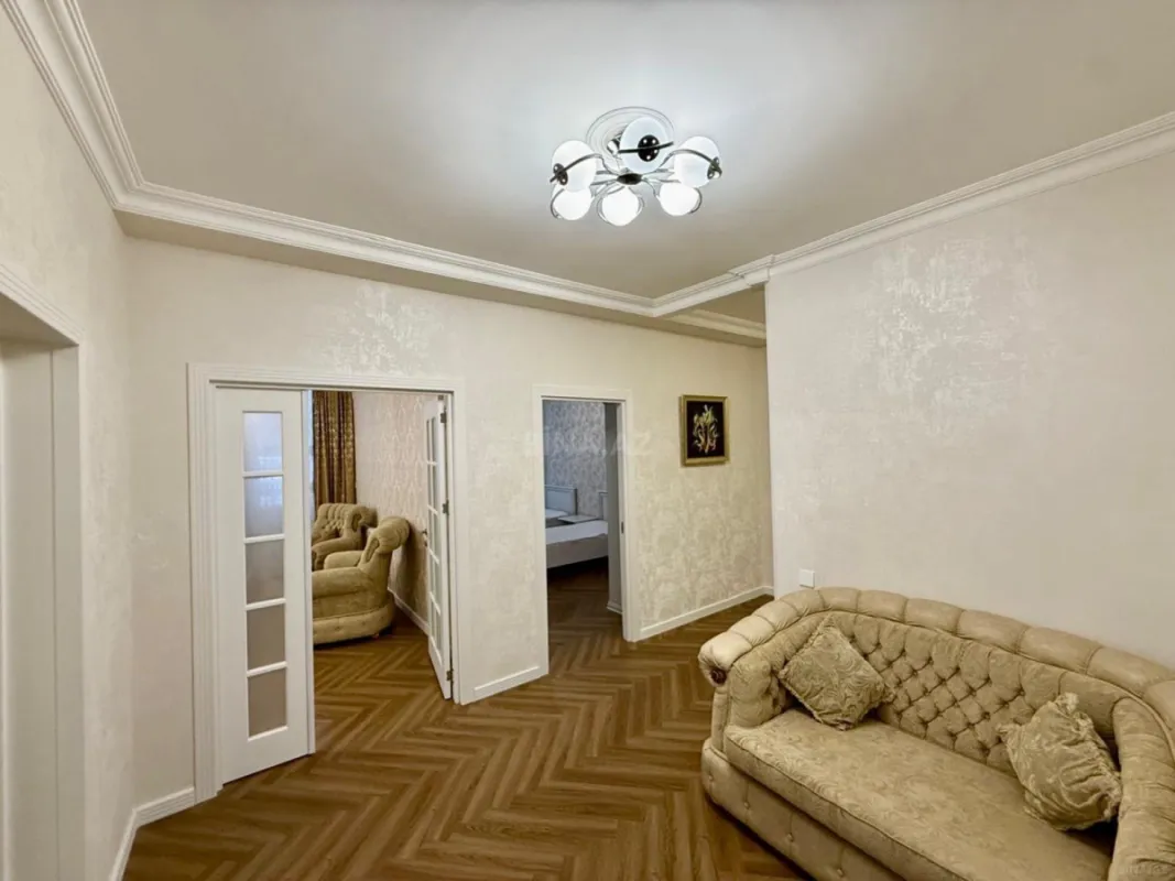 Satılır 3 otaqlı mənzil 123 m²