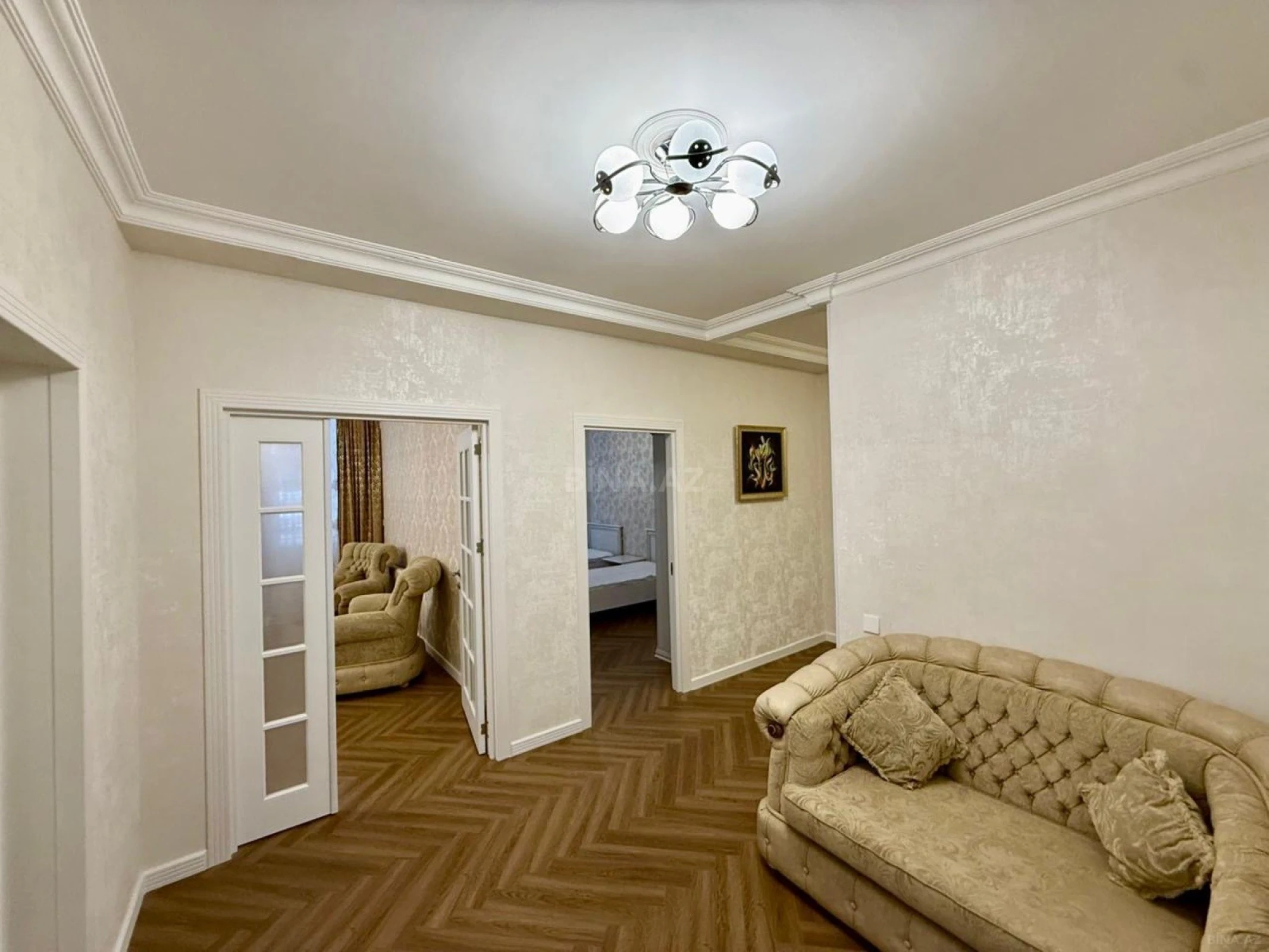 Satılır 3 otaqlı mənzil 123 m²