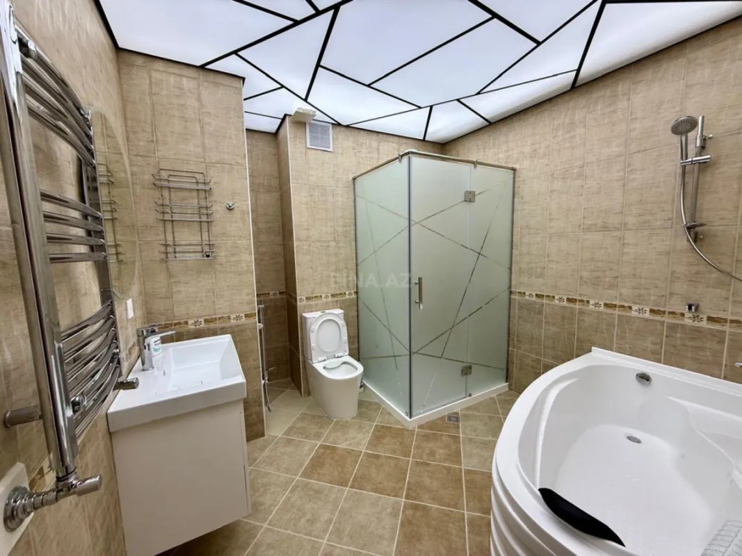 Satılır 3 otaqlı mənzil 123 m²