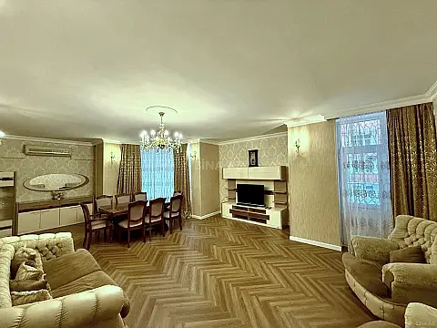 Satılır 3 otaqlı mənzil 123 m²