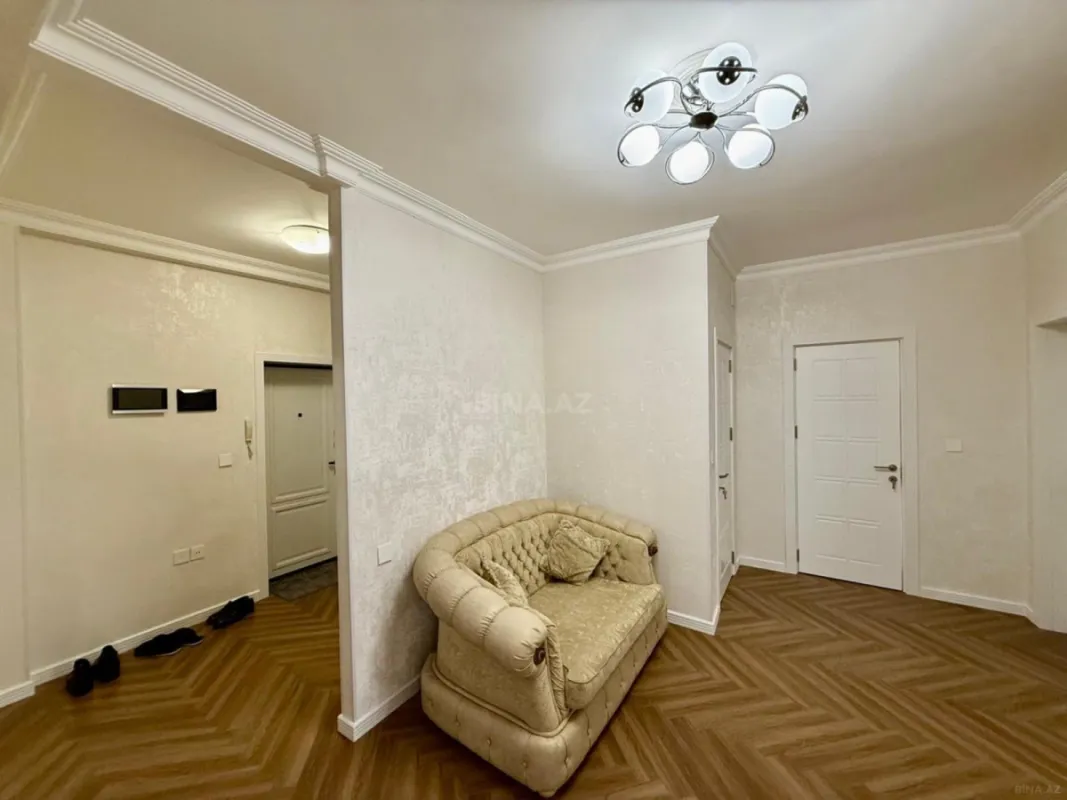 Satılır 3 otaqlı mənzil 123 m²