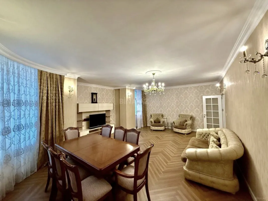 Satılır 3 otaqlı mənzil 123 m²