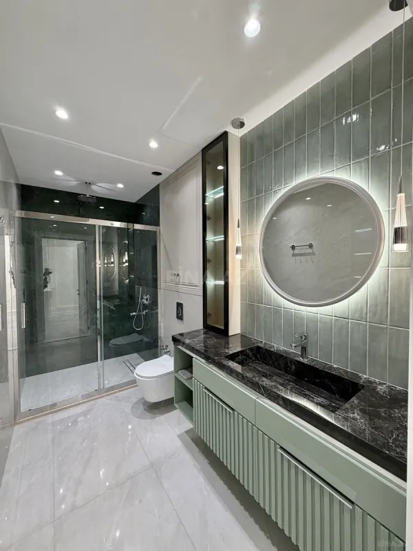 Satılır 4 otaqlı mənzil 180 m²