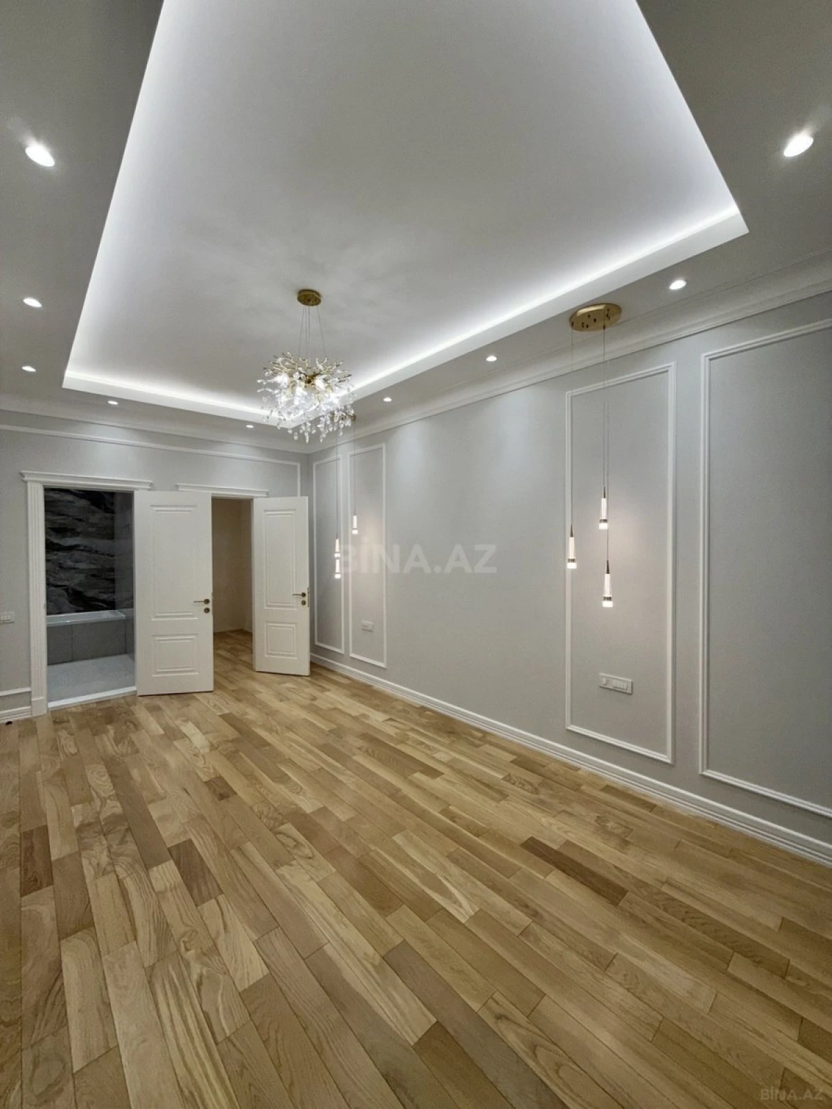 Satılır 4 otaqlı mənzil 180 m²