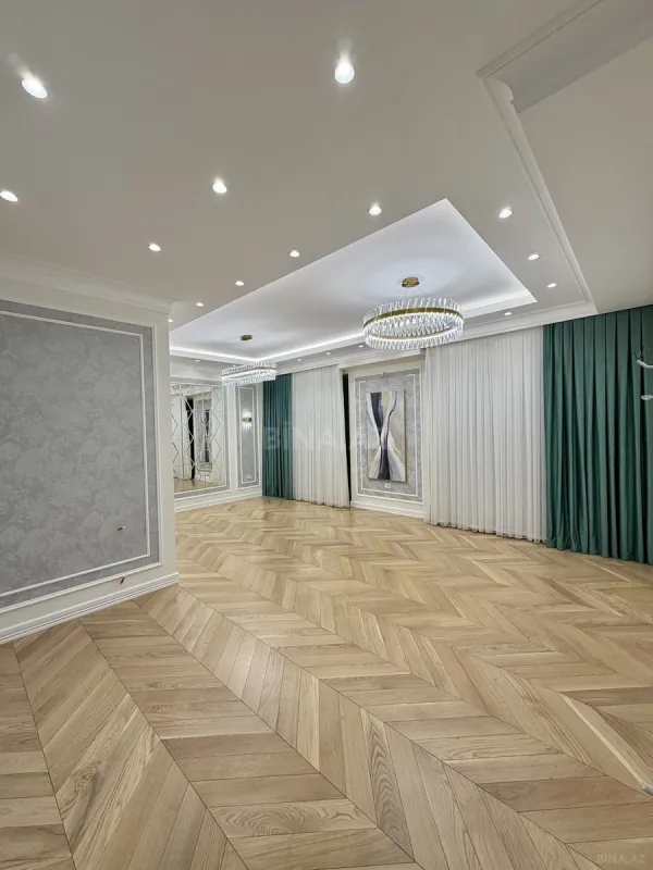 Satılır 4 otaqlı mənzil 180 m²