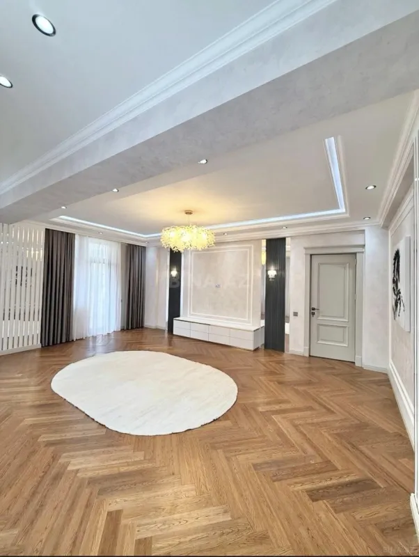 Satılır 3 otaqlı mənzil 140 m²