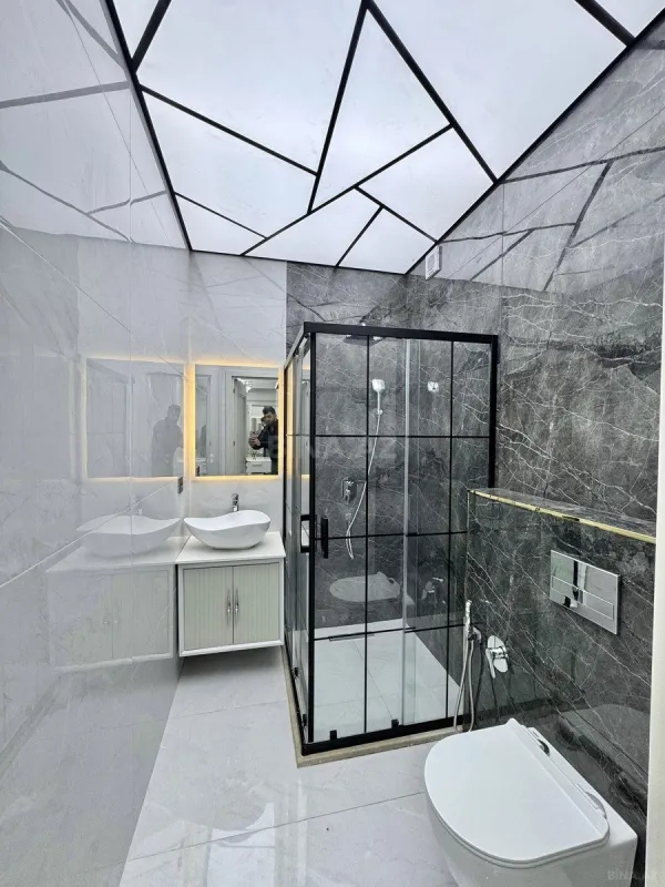 Satılır 3 otaqlı mənzil 140 m²