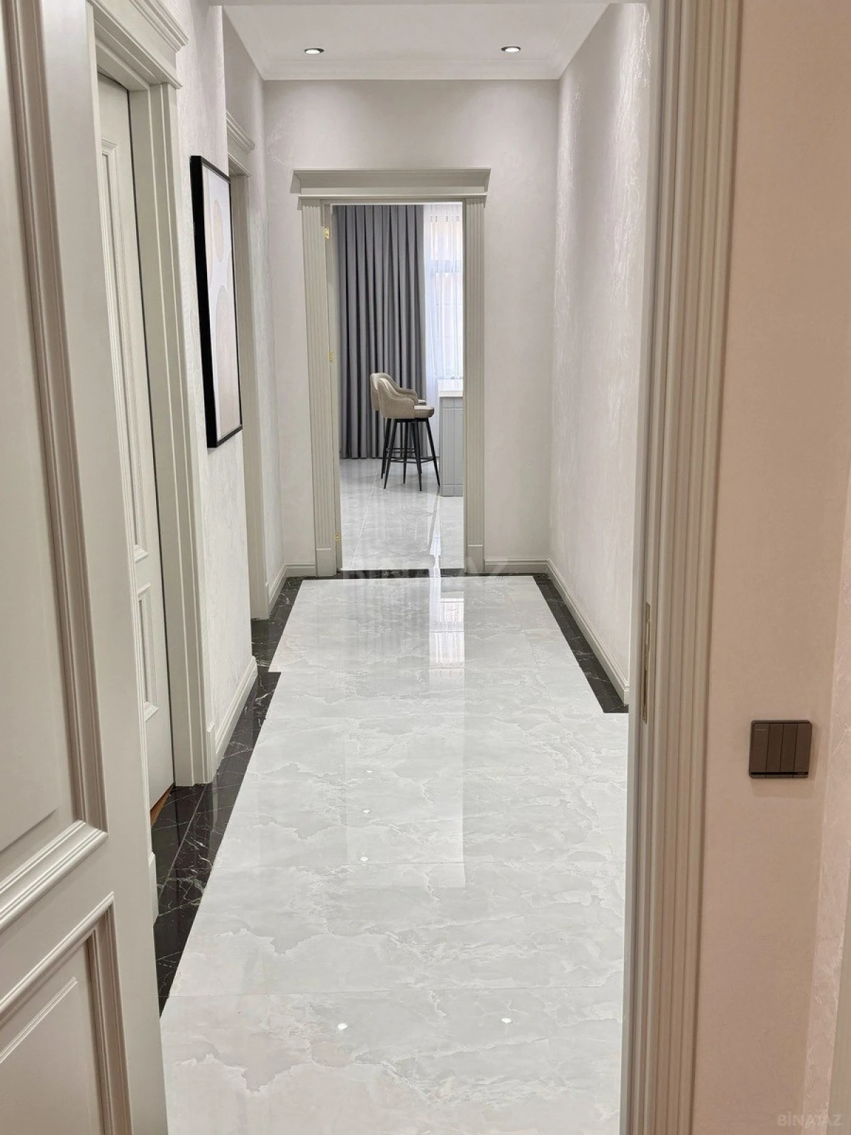 Satılır 3 otaqlı mənzil 140 m²