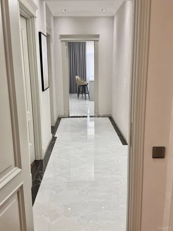 Satılır 3 otaqlı mənzil 140 m²