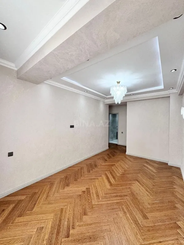 Satılır 3 otaqlı mənzil 140 m²
