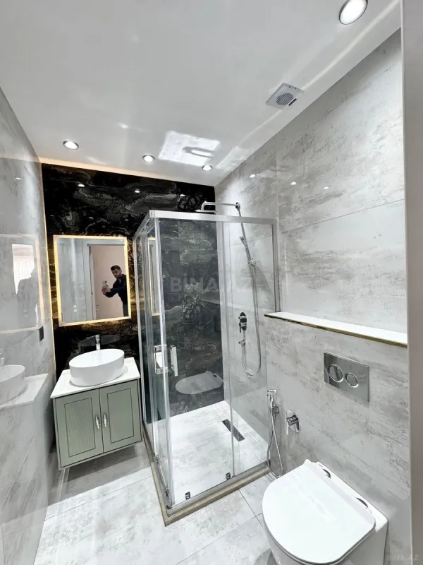 Satılır 3 otaqlı mənzil 140 m²