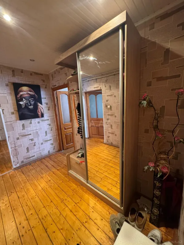 Satılır 5 otaqlı mənzil 110 m²