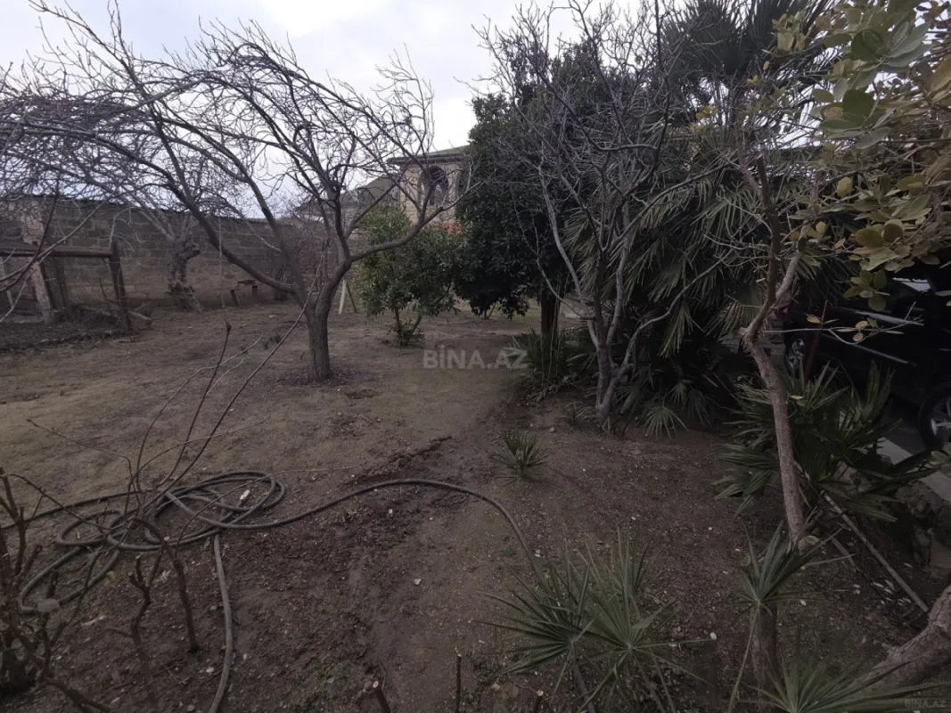 Satılır 9 otaqlı həyət evi 350 m²