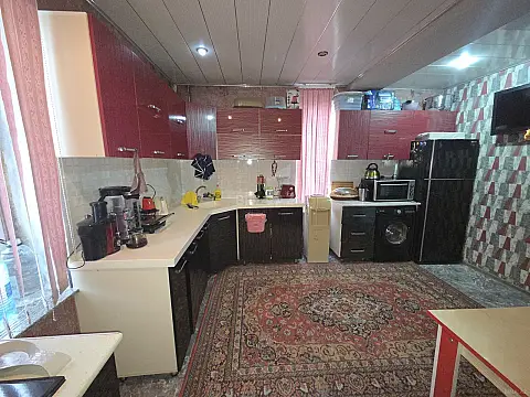 Satılır 9 otaqlı həyət evi 350 m²