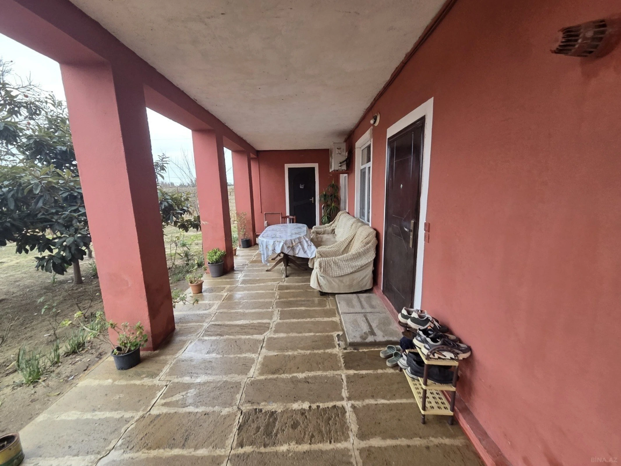 Satılır 9 otaqlı həyət evi 350 m²