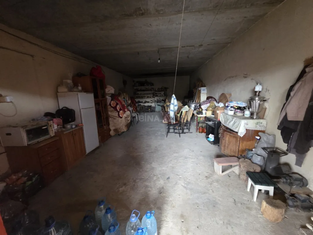 Satılır 9 otaqlı həyət evi 350 m²