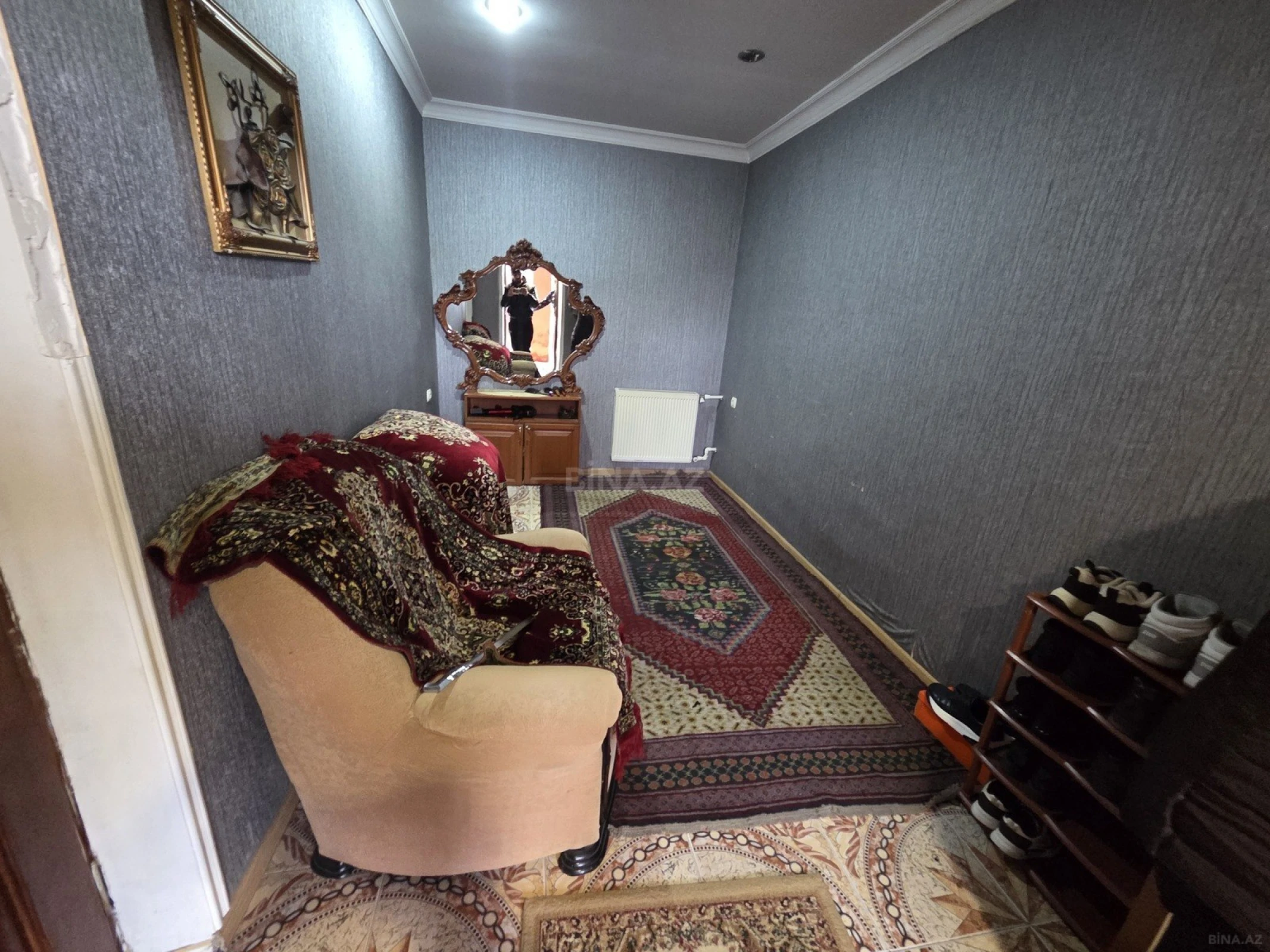 Satılır 9 otaqlı həyət evi 350 m²