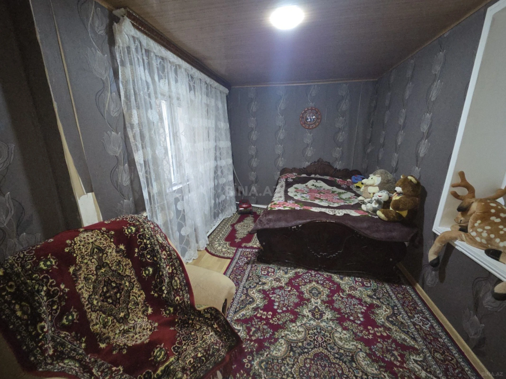 Satılır 9 otaqlı həyət evi 350 m²