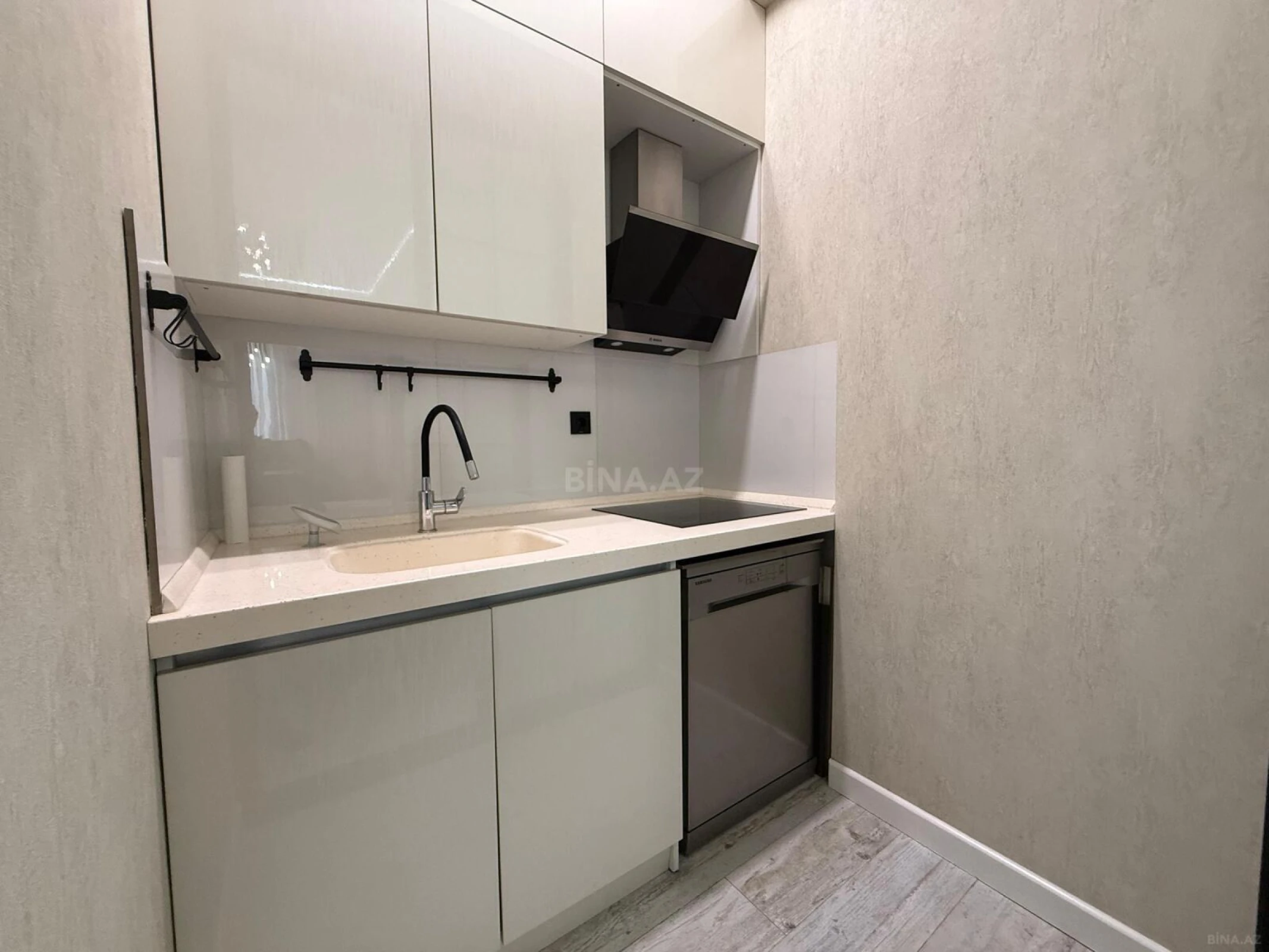 Satılır 3 otaqlı mənzil 95 m²