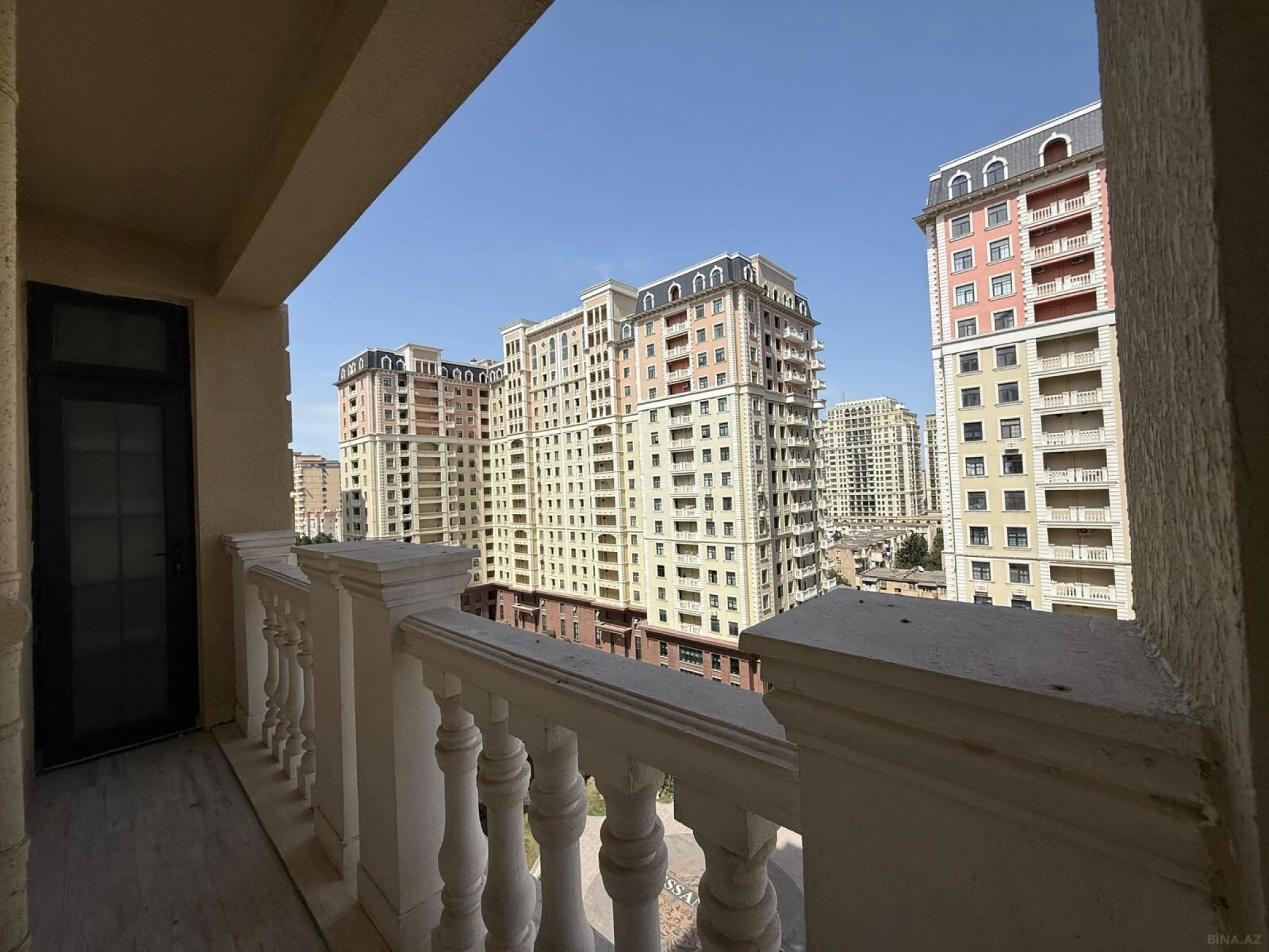 Satılır 3 otaqlı mənzil 95 m²