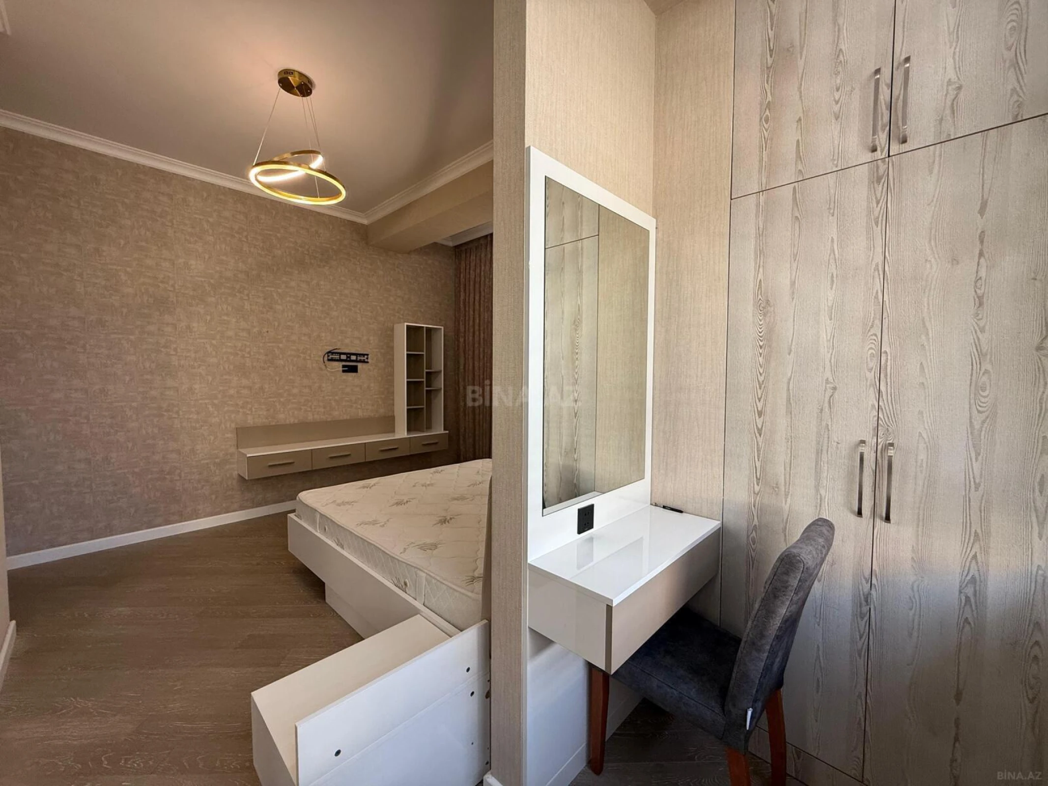 Satılır 3 otaqlı mənzil 95 m²