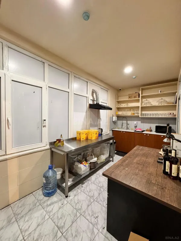 Kirayə verilir obyekt 130 m²