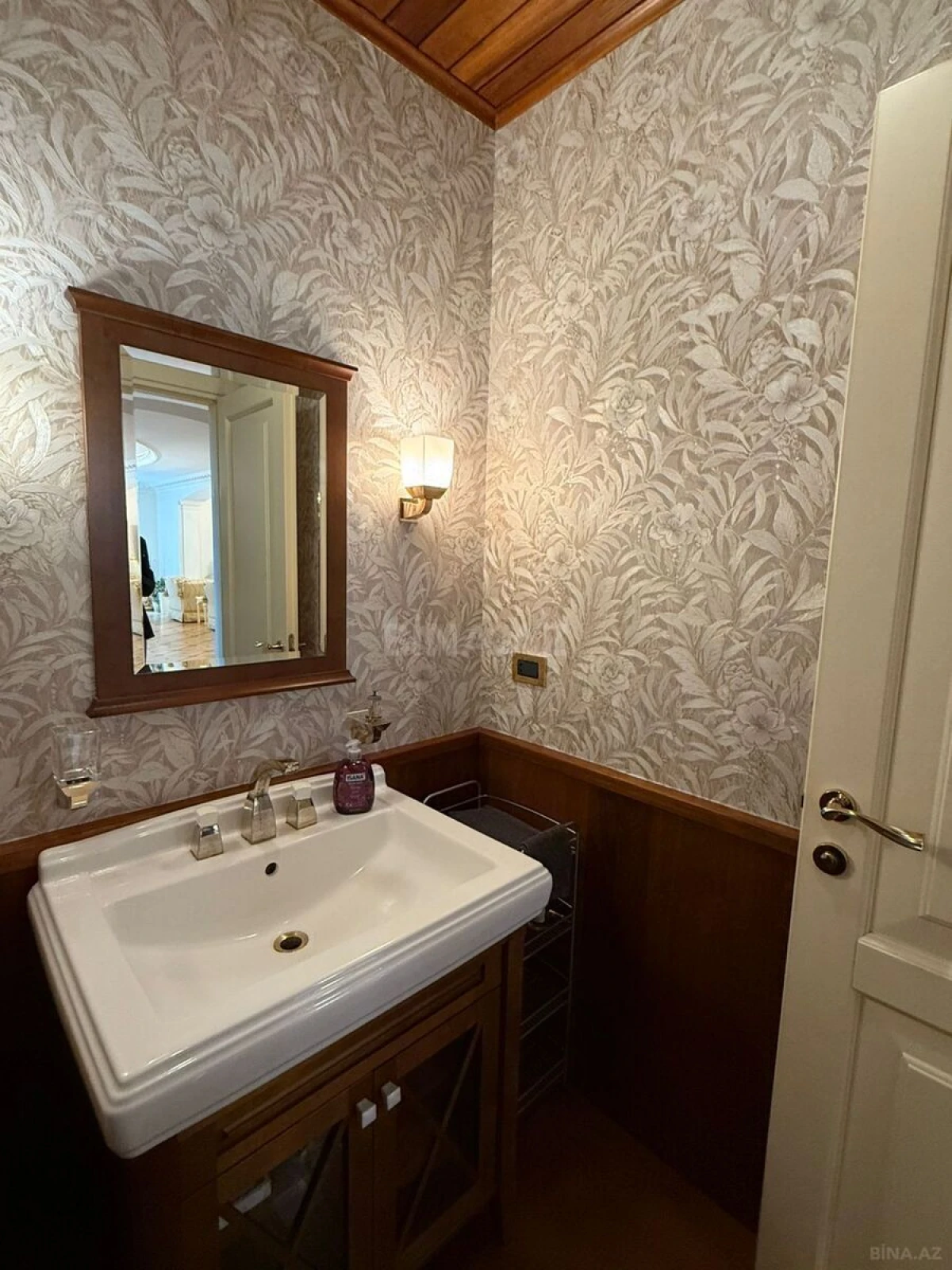 Kirayə verilir 5 otaqlı həyət evi 450 m²