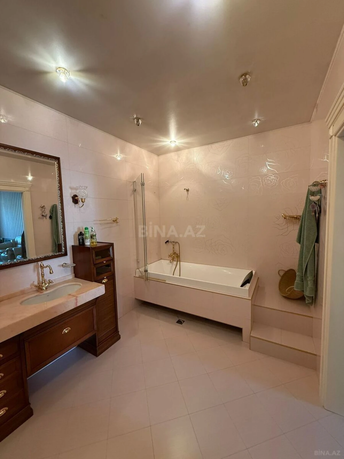 Kirayə verilir 5 otaqlı həyət evi 450 m²