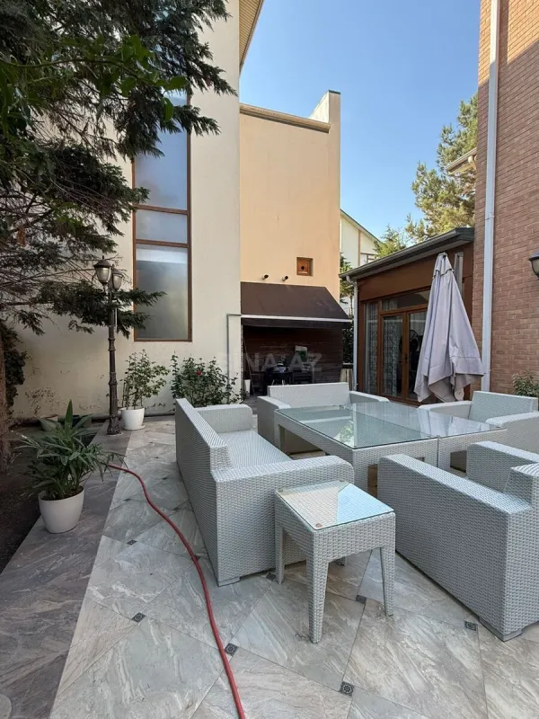Kirayə verilir 5 otaqlı həyət evi 450 m²