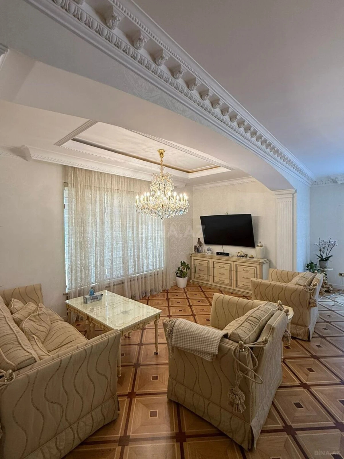 Kirayə verilir 5 otaqlı həyət evi 450 m²