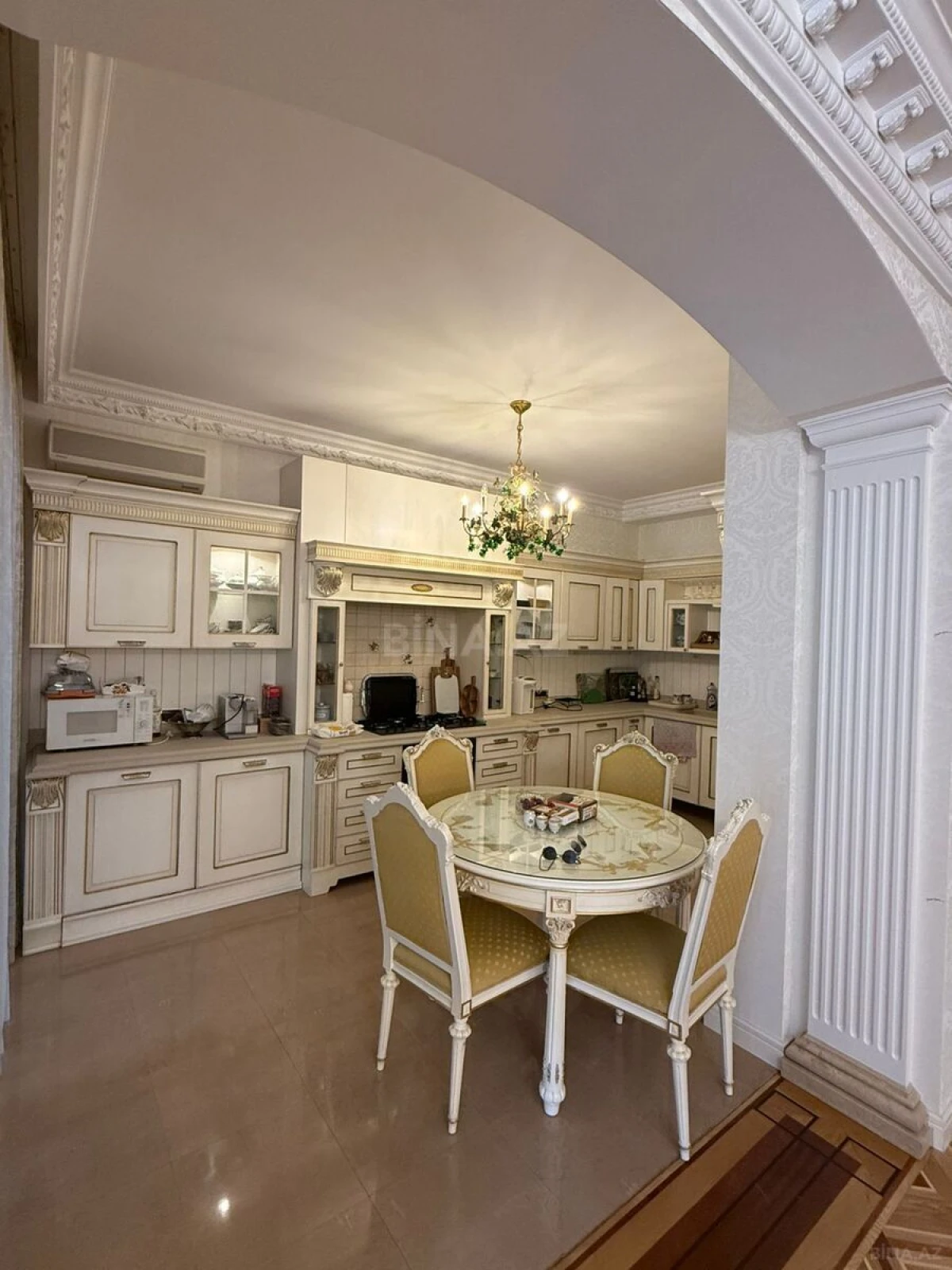 Kirayə verilir 5 otaqlı həyət evi 450 m²