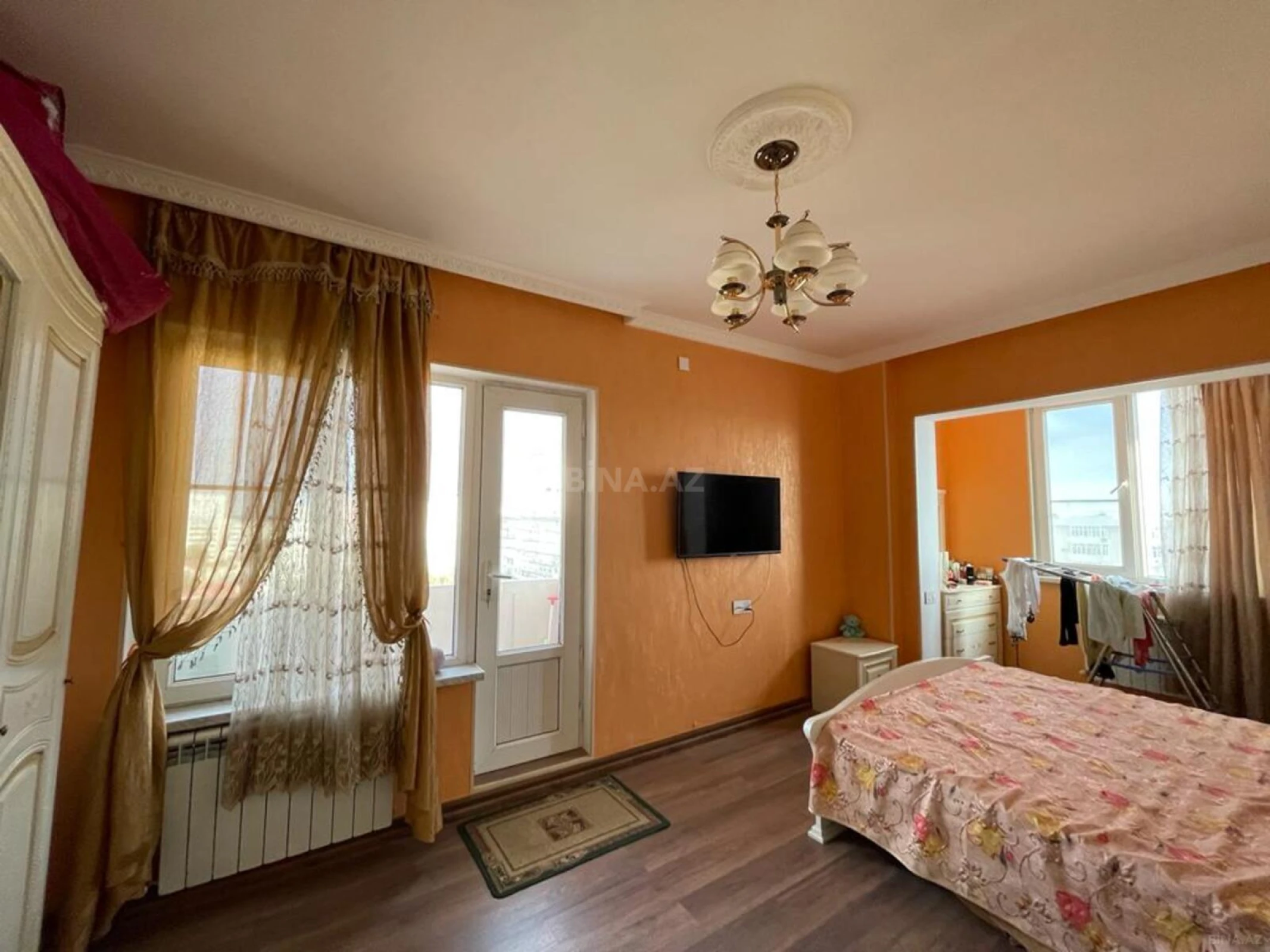 Satılır 4 otaqlı mənzil 110 m²