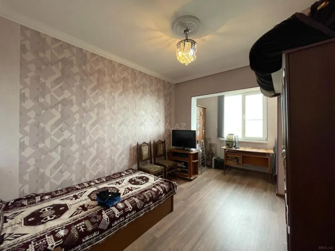 Satılır 4 otaqlı mənzil 110 m²