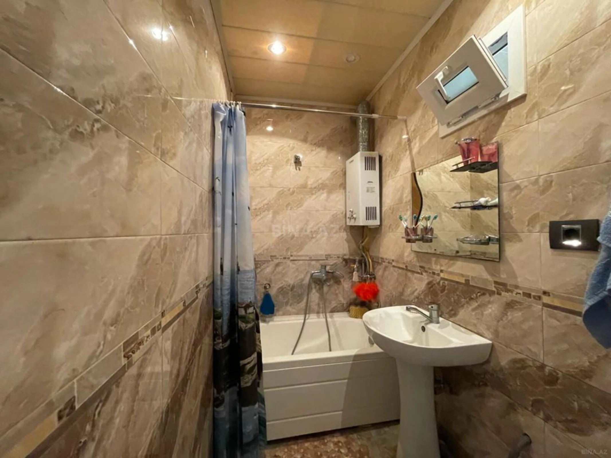 Satılır 4 otaqlı mənzil 110 m²