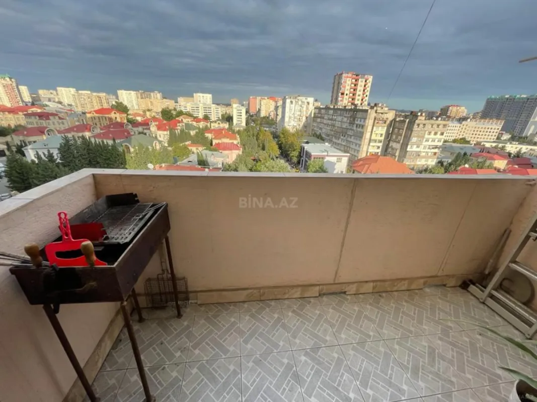 Satılır 4 otaqlı mənzil 110 m²