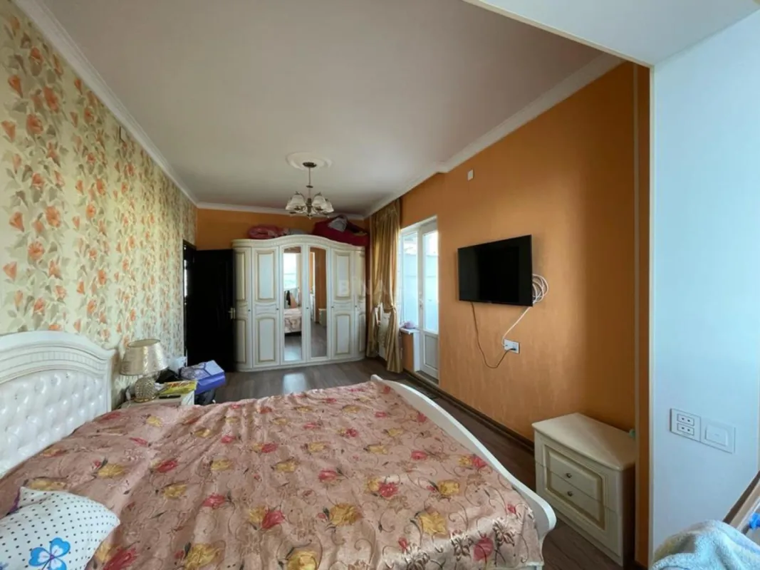 Satılır 4 otaqlı mənzil 110 m²