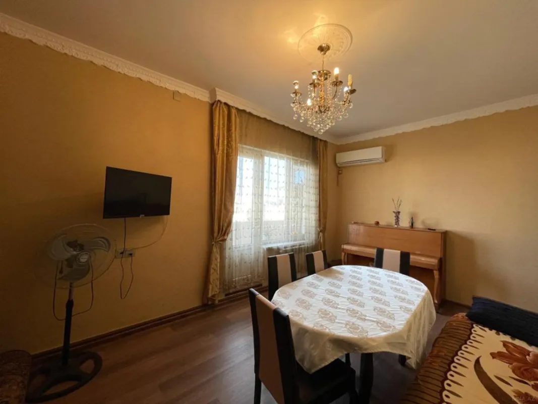 Satılır 4 otaqlı mənzil 110 m²