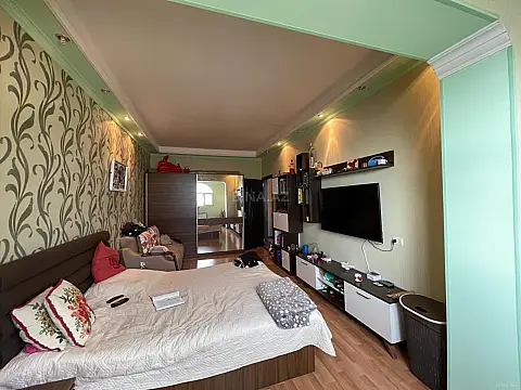 Satılır 4 otaqlı mənzil 110 m²