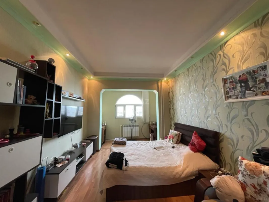 Satılır 4 otaqlı mənzil 110 m²