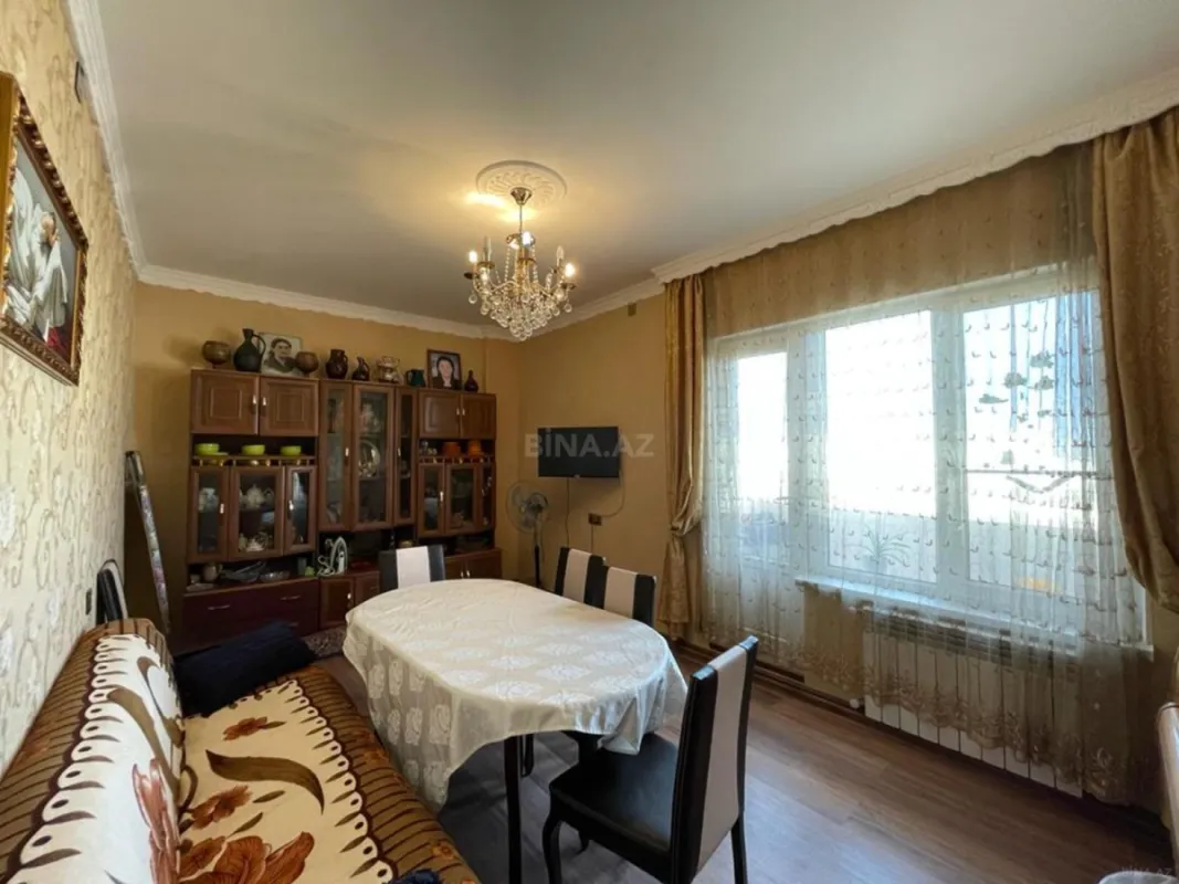 Satılır 4 otaqlı mənzil 110 m²