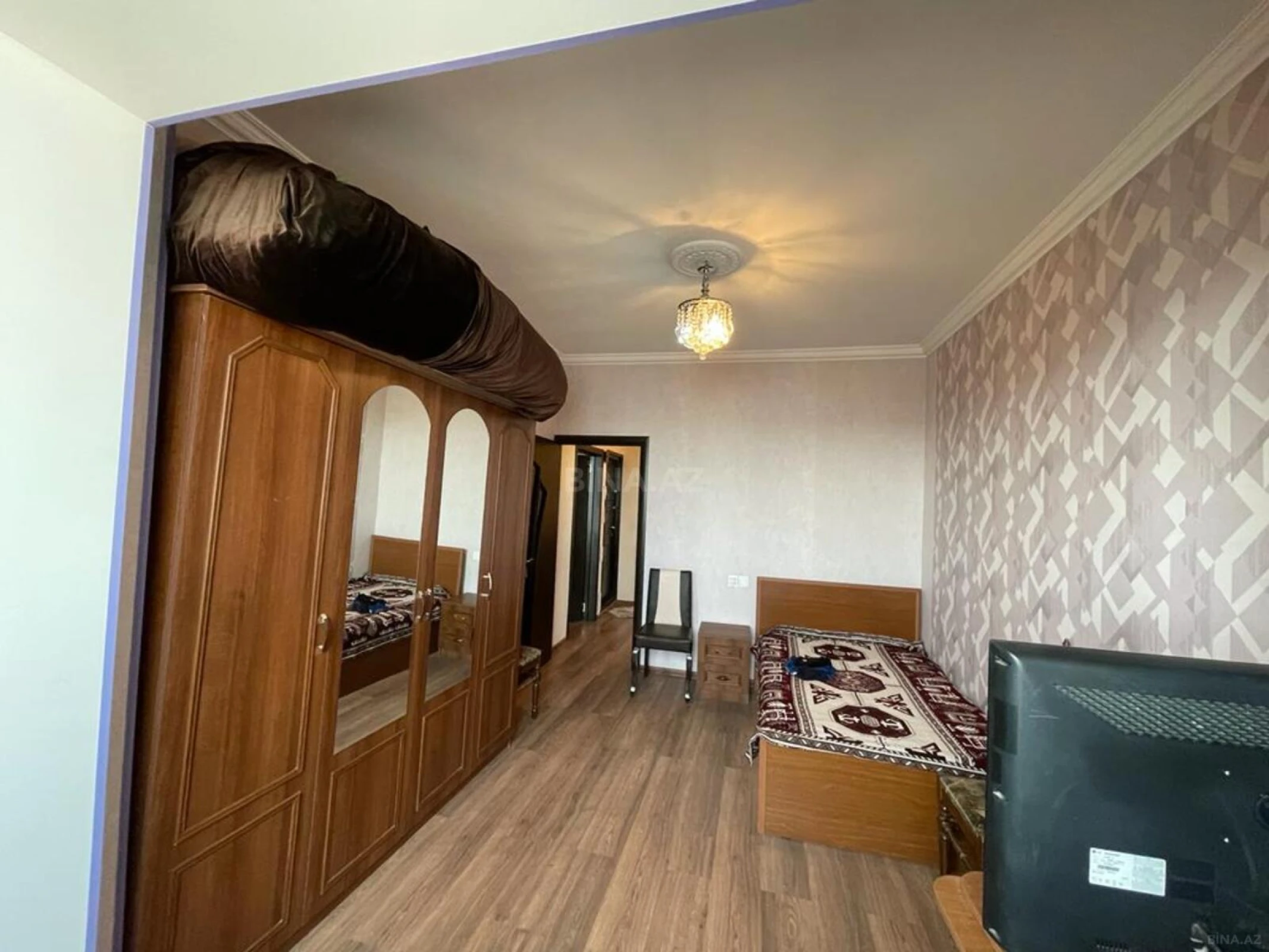 Satılır 4 otaqlı mənzil 110 m²