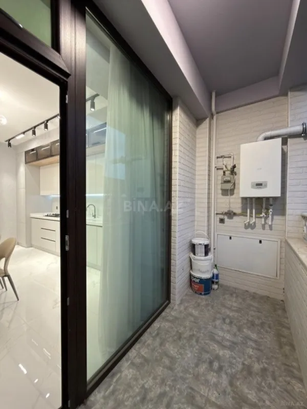 Satılır 3 otaqlı mənzil 141 m²
