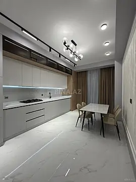 Satılır 3 otaqlı mənzil 141 m²