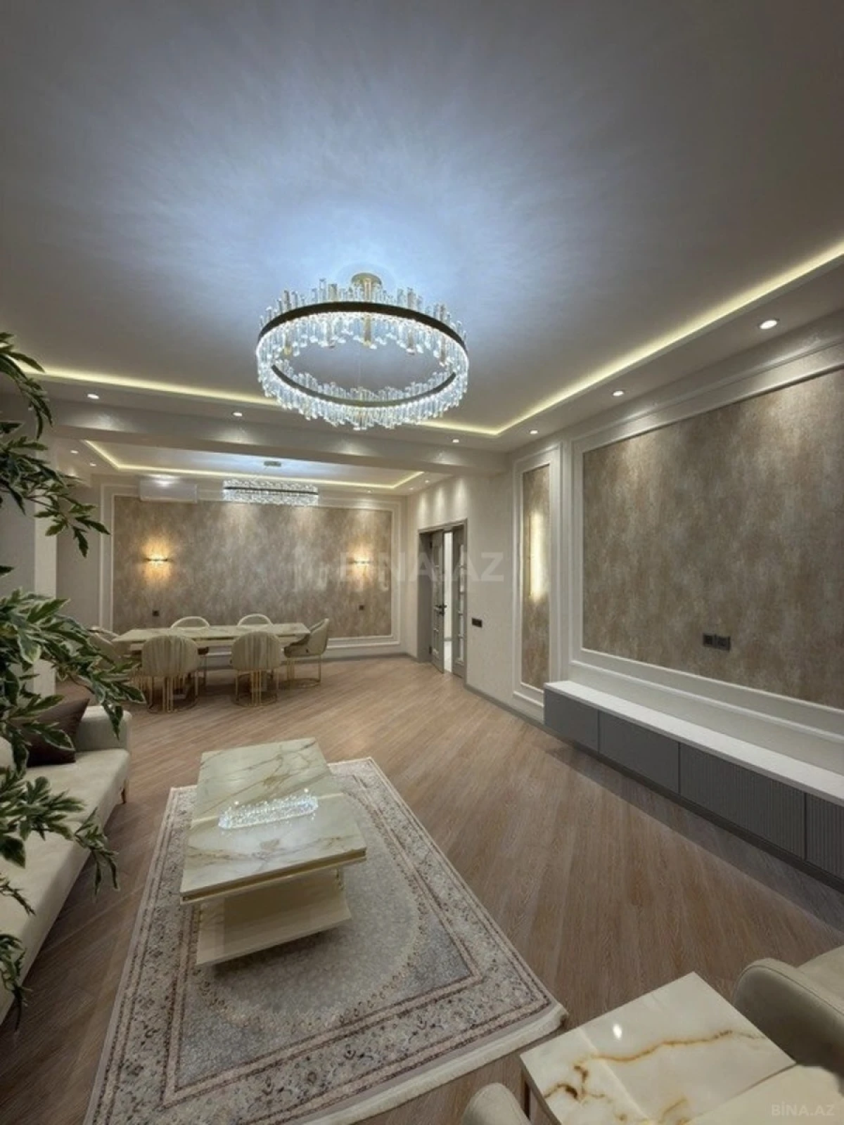 Satılır 3 otaqlı mənzil 141 m²