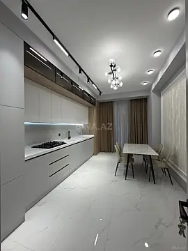 Satılır 3 otaqlı mənzil 141 m²