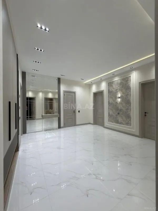 Satılır 3 otaqlı mənzil 141 m²