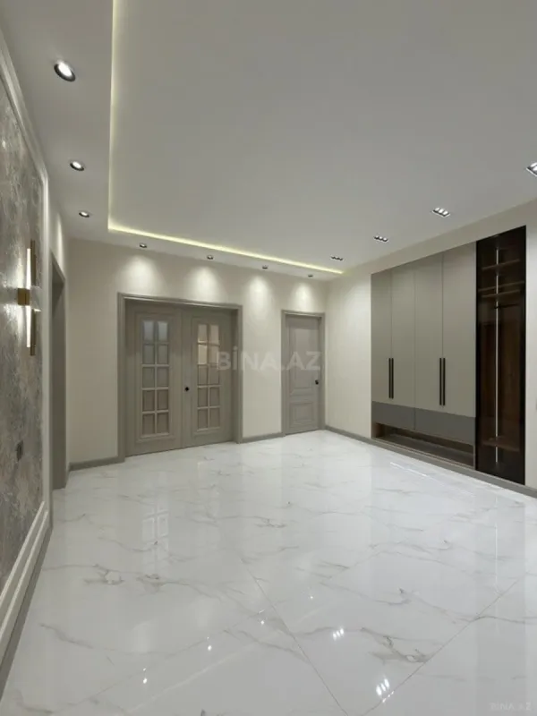 Satılır 3 otaqlı mənzil 141 m²