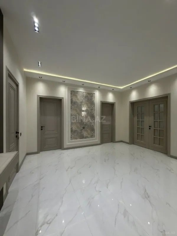 Satılır 3 otaqlı mənzil 141 m²